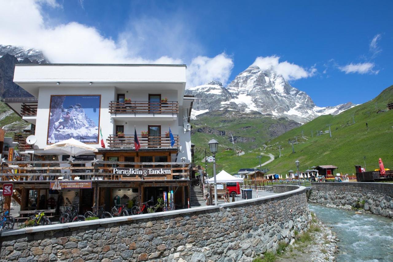 Hotel Meuble' Joli Breuil-Cervinia Exteriör bild