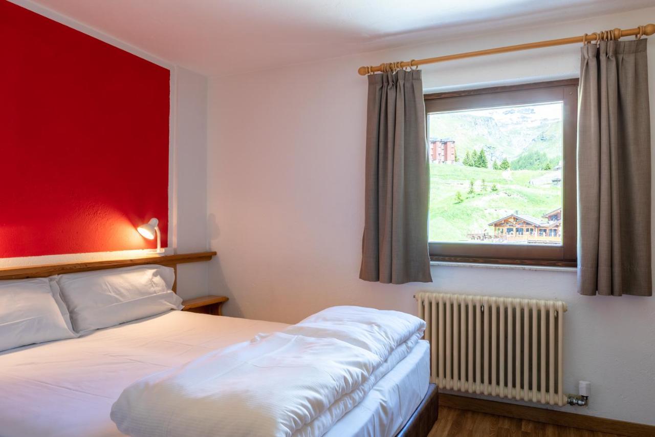 Hotel Meuble' Joli Breuil-Cervinia Exteriör bild