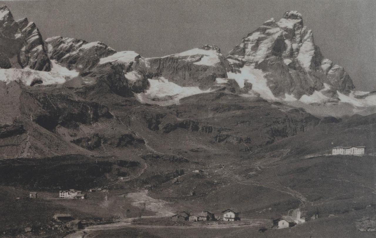 Hotel Meuble' Joli Breuil-Cervinia Exteriör bild
